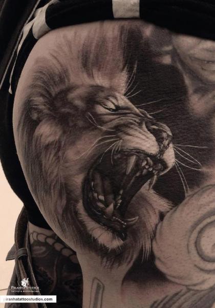 Graphic Growling Lion 3D tattoo by Piranha Tattoo Studio