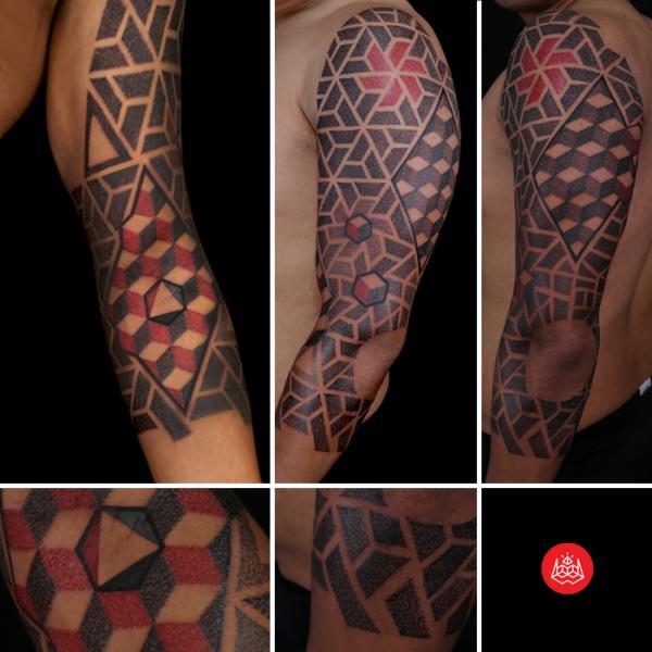 Slouder Black and Red Dotwork tattoo by 2vision Estudio