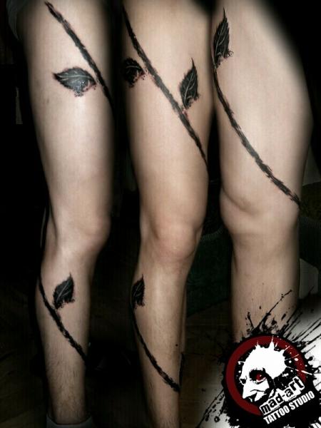 Vine with Leaves Blackwork tattoo by Mad-art Tattoo