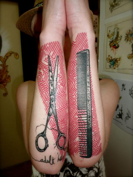 Adult Hair Lettering Scissors and Hairbrush tattoo by Xoïl