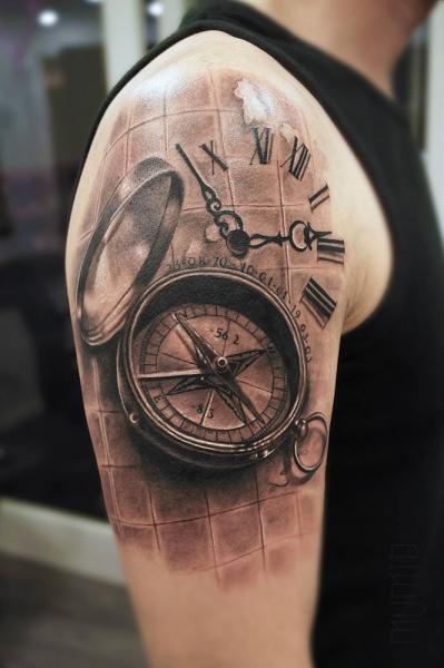 Compas and Clock Realistic tattoo by Mumia Tattoo