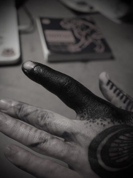Finger Blackwork tattoo