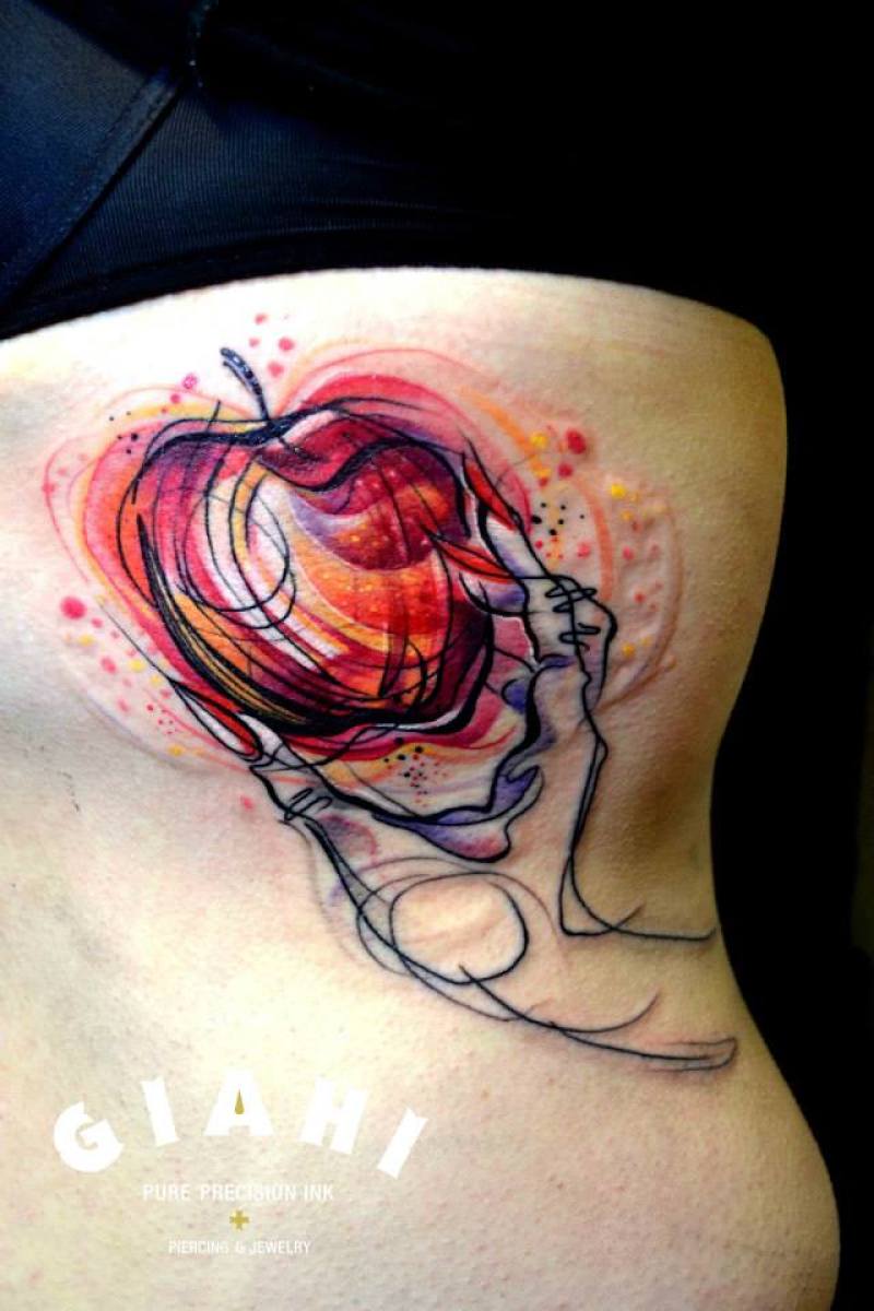 Nails and Apple tattoo by Petra Hlavàckovà