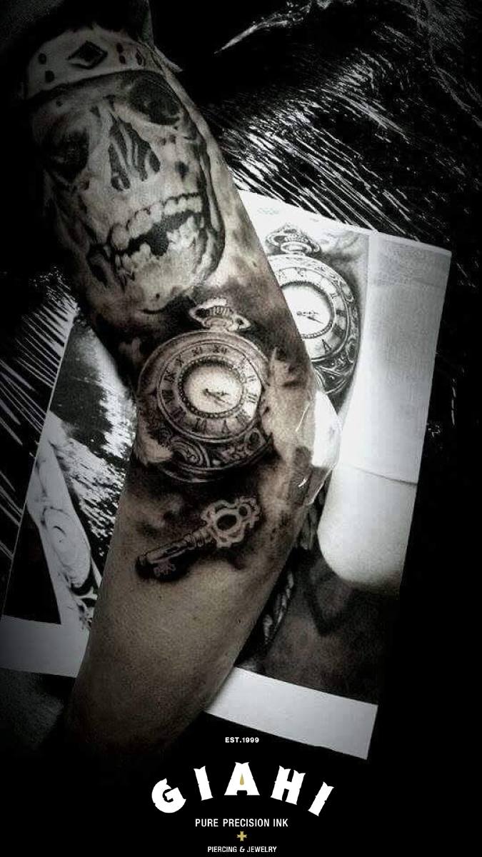 Skull Realistic Clock tattoo by Goran Petrovic