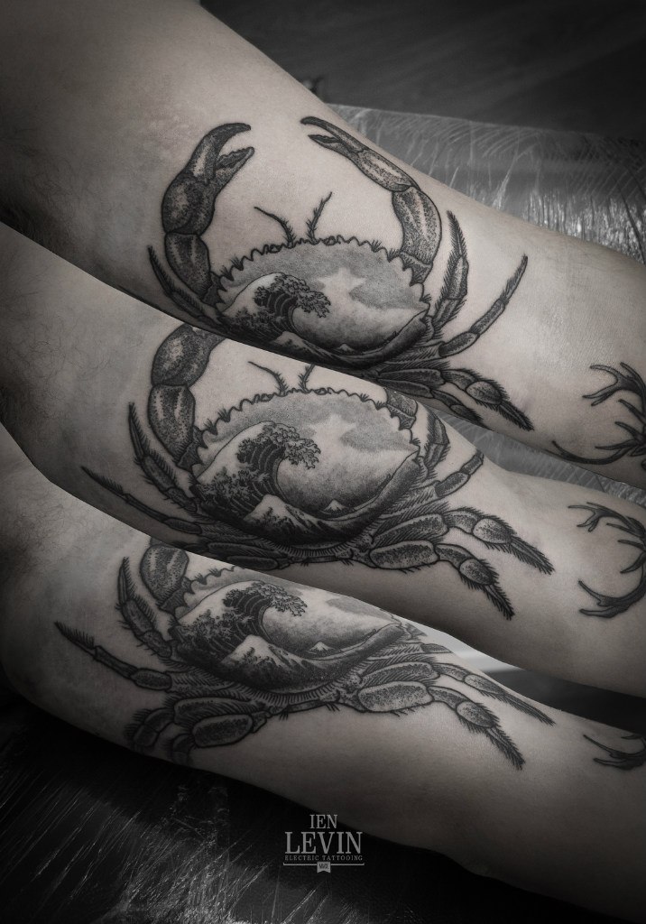 Wave Inside Crab Dotwork tattoo by Ien Levin