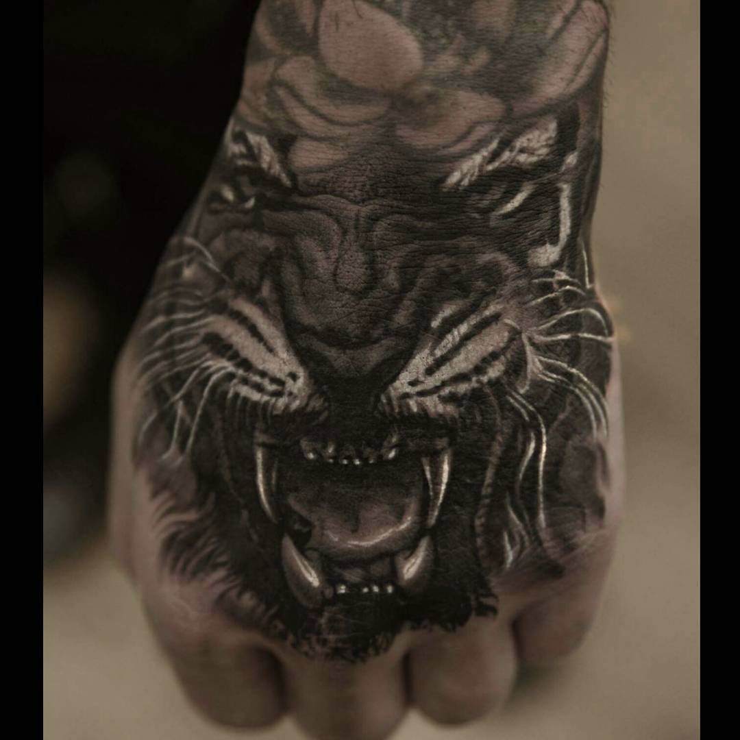 Tiger Hand Tattoo, hand tattoo, realistic tattoo