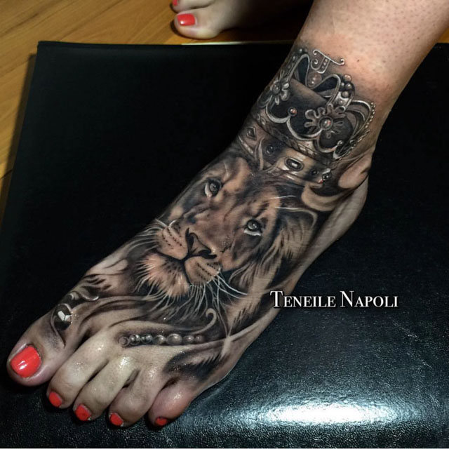 foot lion tattoo