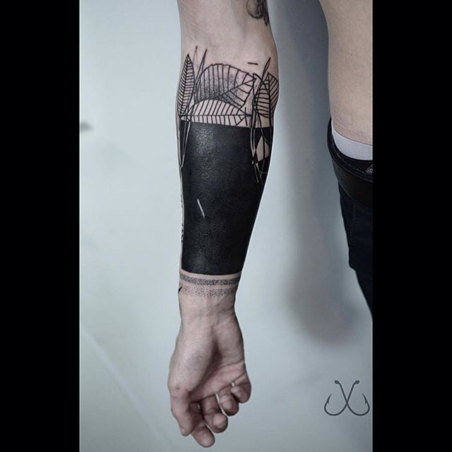 arm tattoo round the arm