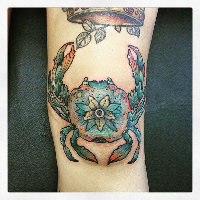 Crab Tattoo on The Knee by Beth Osorio
