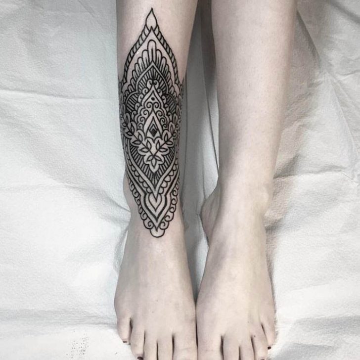 Henna Tattoo on Shin | Best Tattoo Ideas Gallery