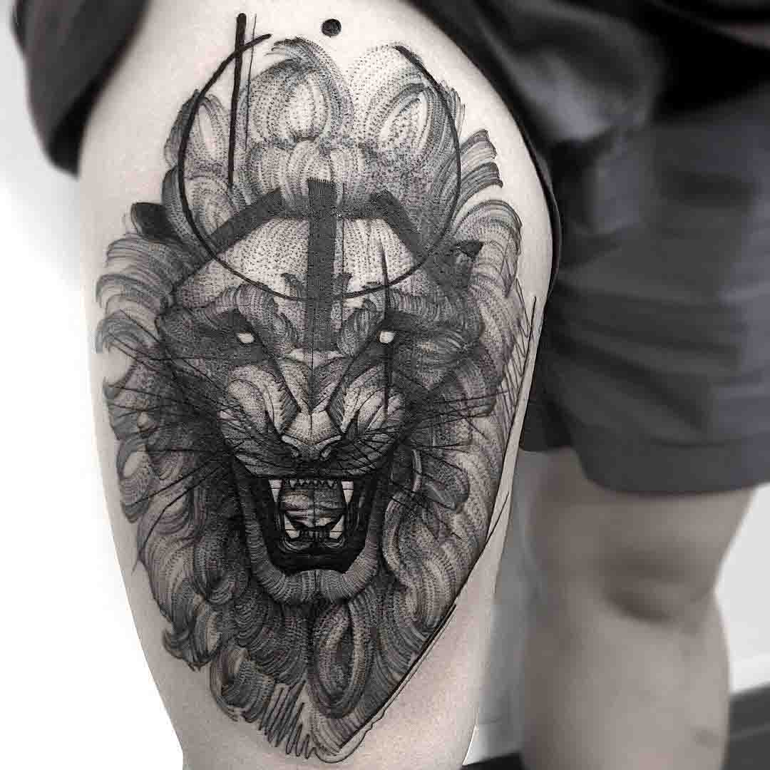 amazing lion tattoo on thigh
