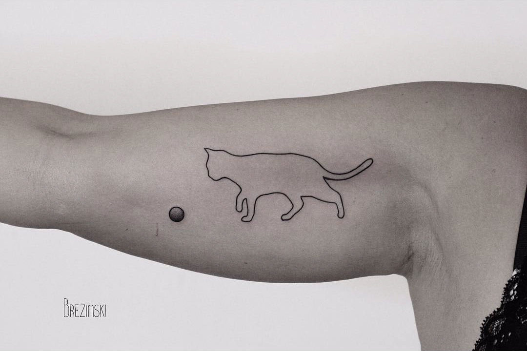 bicep tattoo cat outline