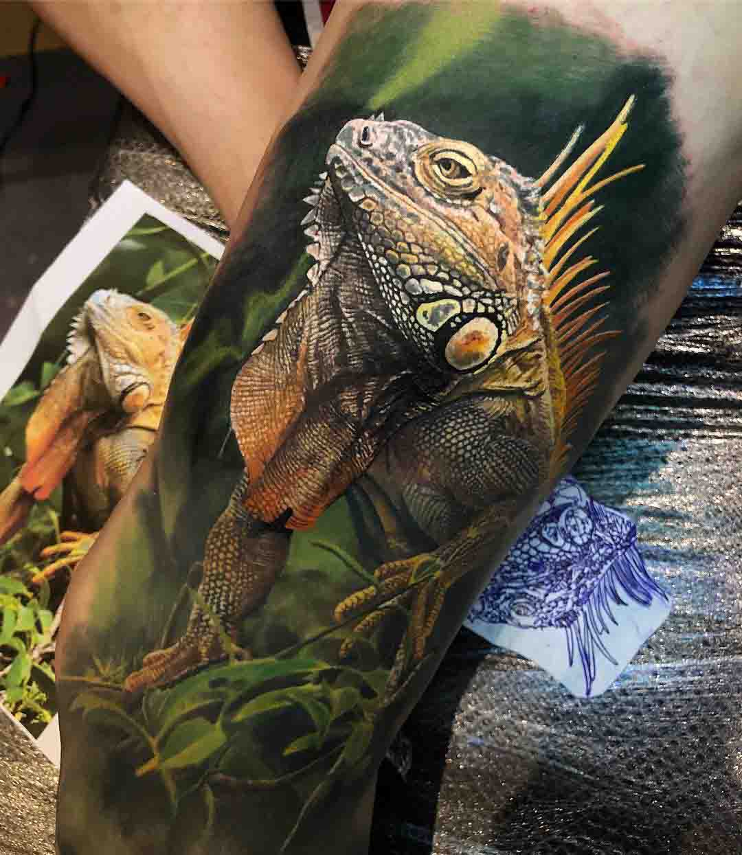 realistic iguana tattoo